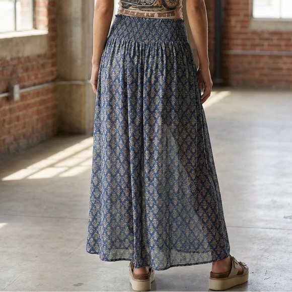NWT Promesa Boho Floral Print Button Smocked Slit Maxi Skirt Blue - Picture 8 of 8